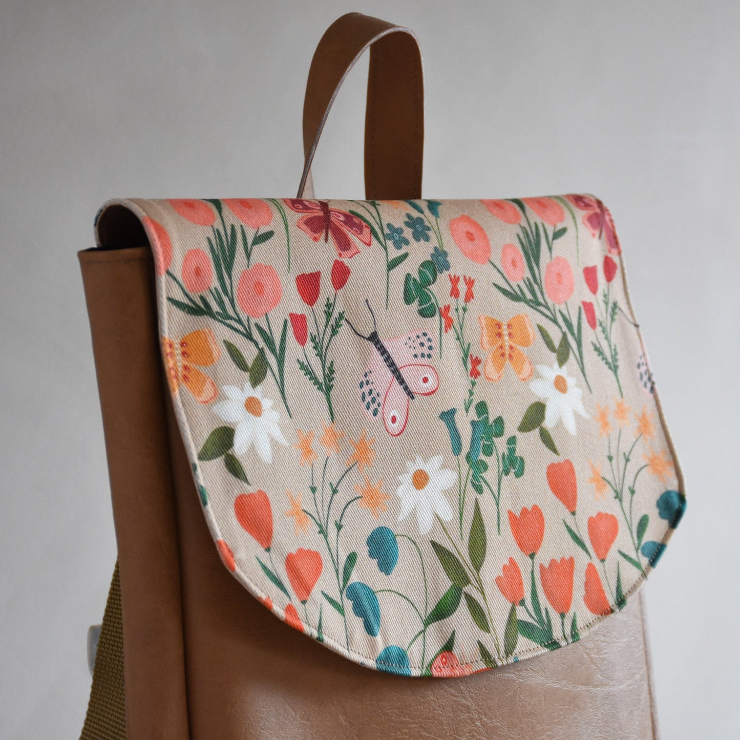 Mocca Backpack - Butterflies and flowers