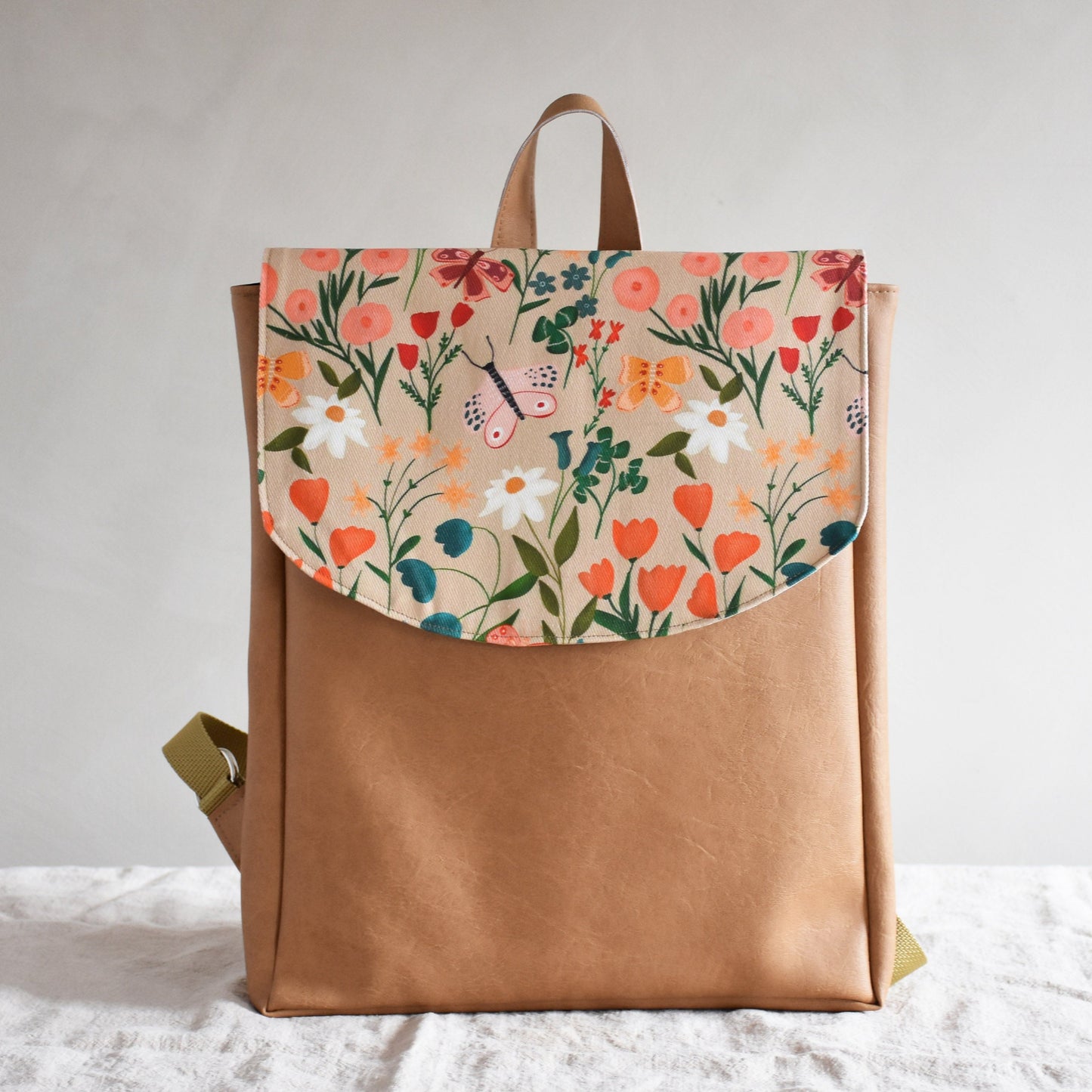 Mocca Backpack - Butterflies and flowers