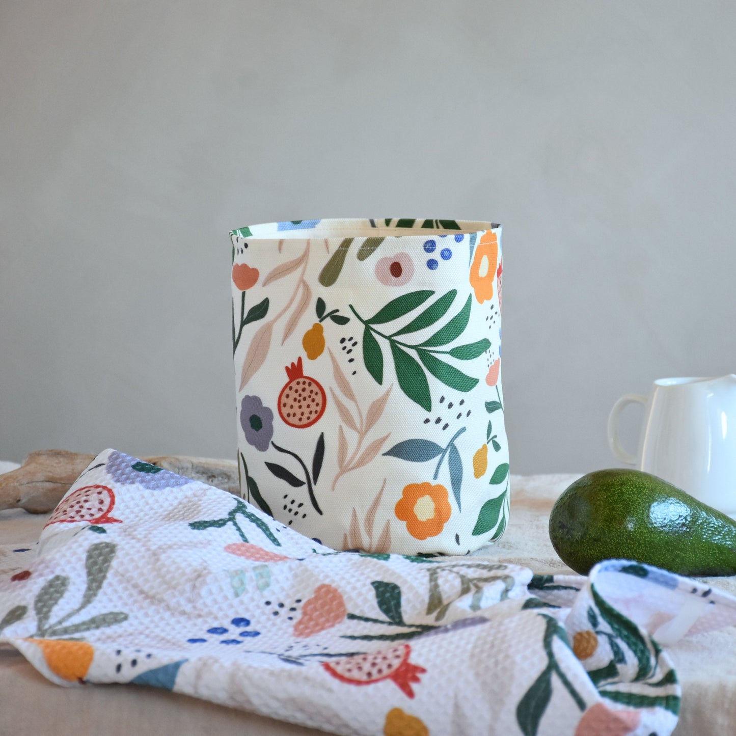 Storage basket - Flowers and fruits