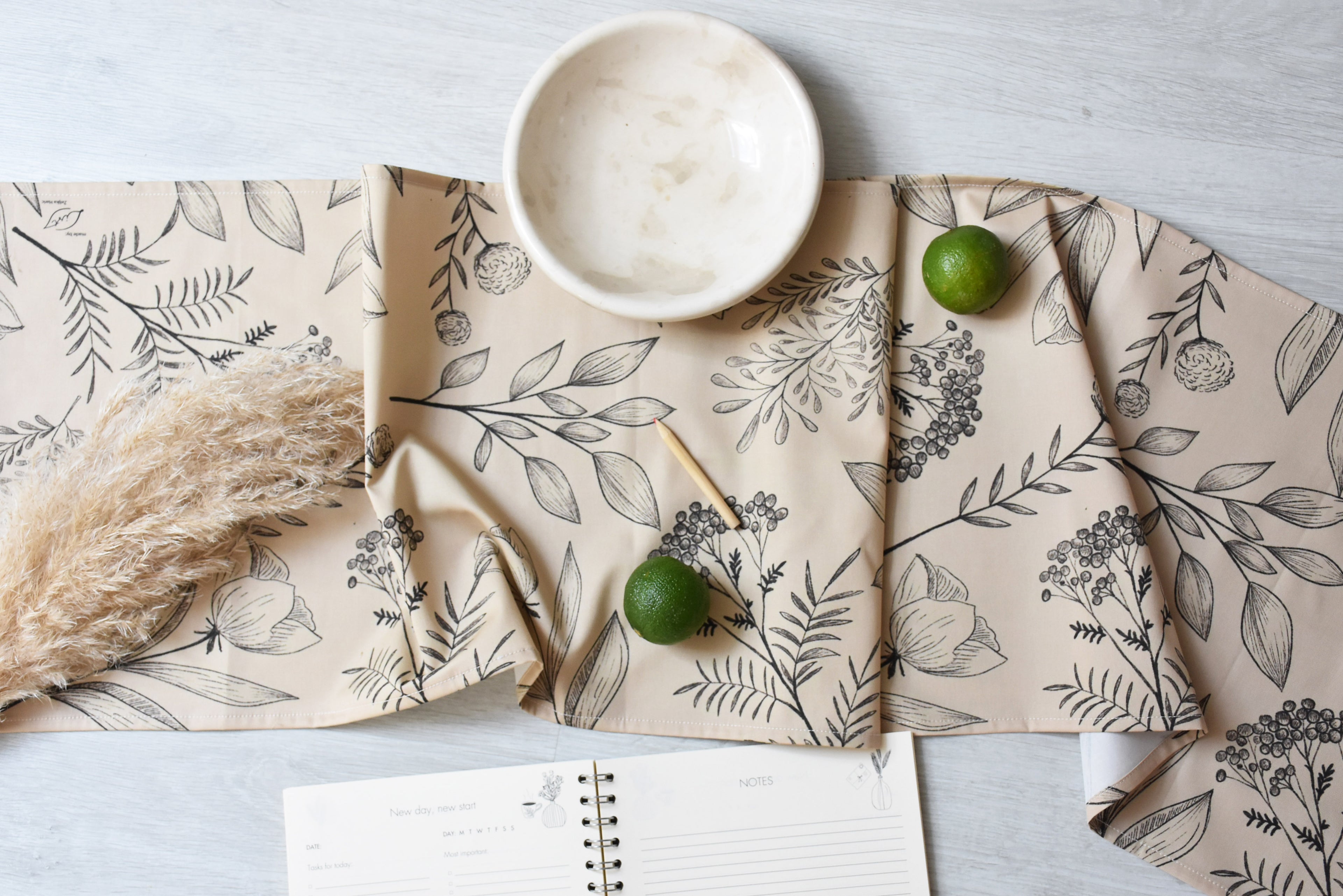 Table runner - Botany