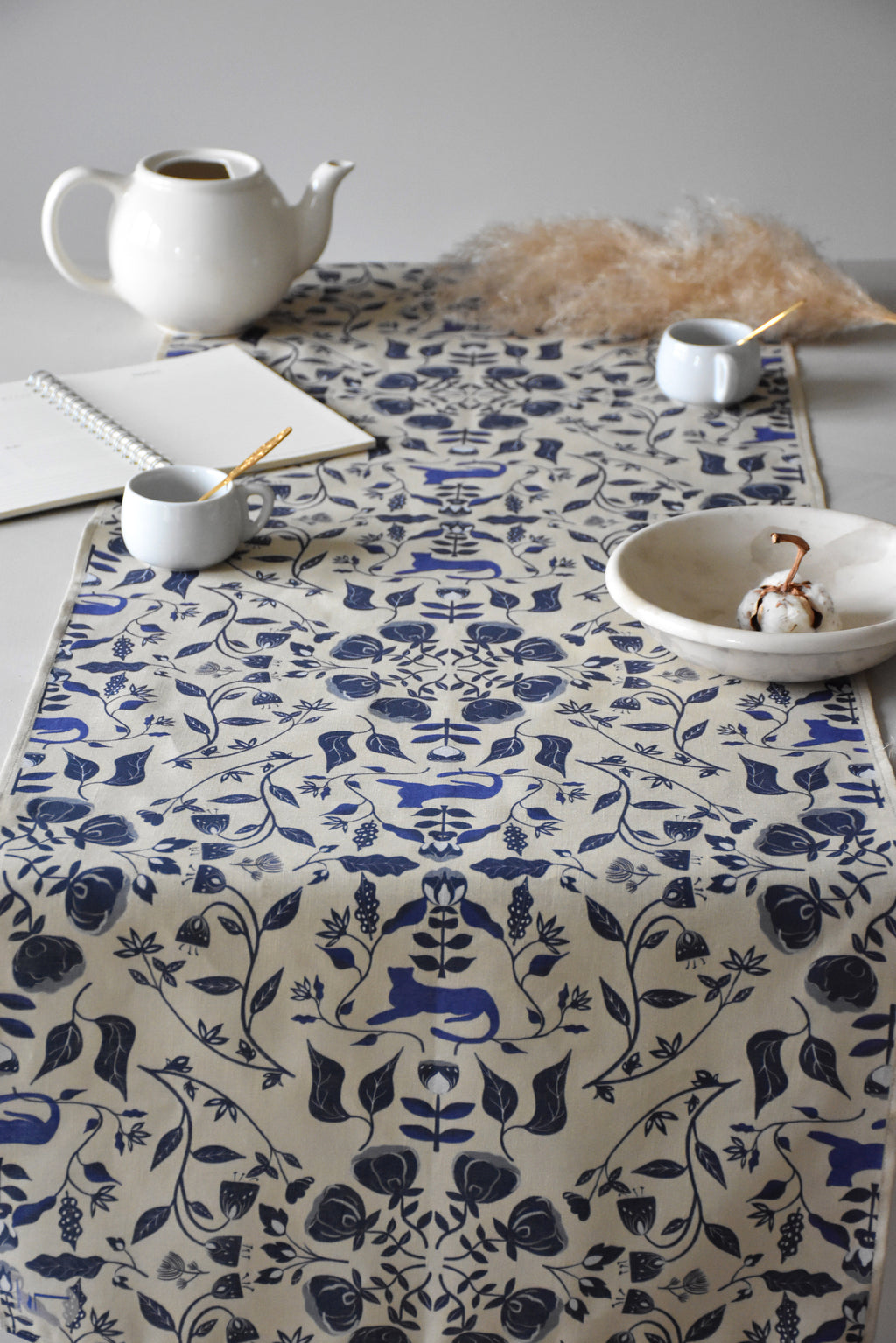 Table runner - Midnight garden