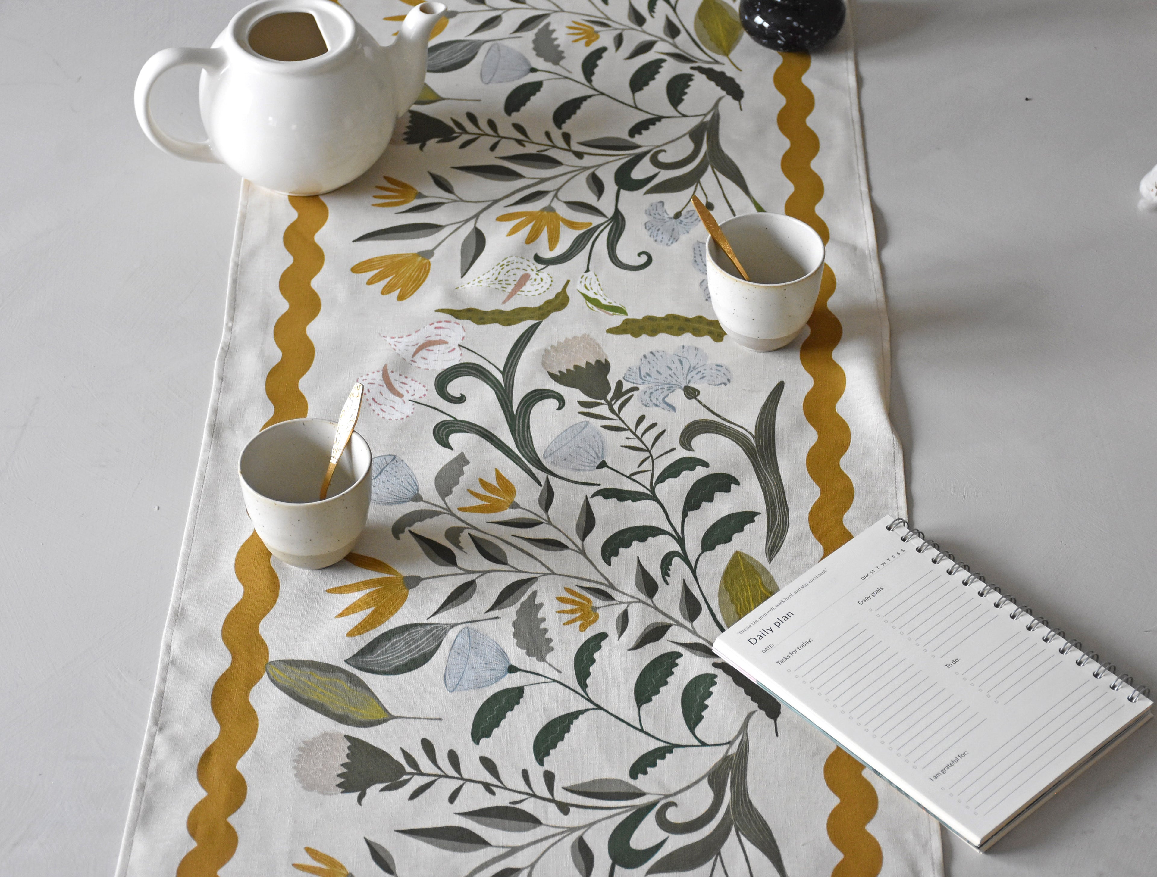 Table runner - Irises