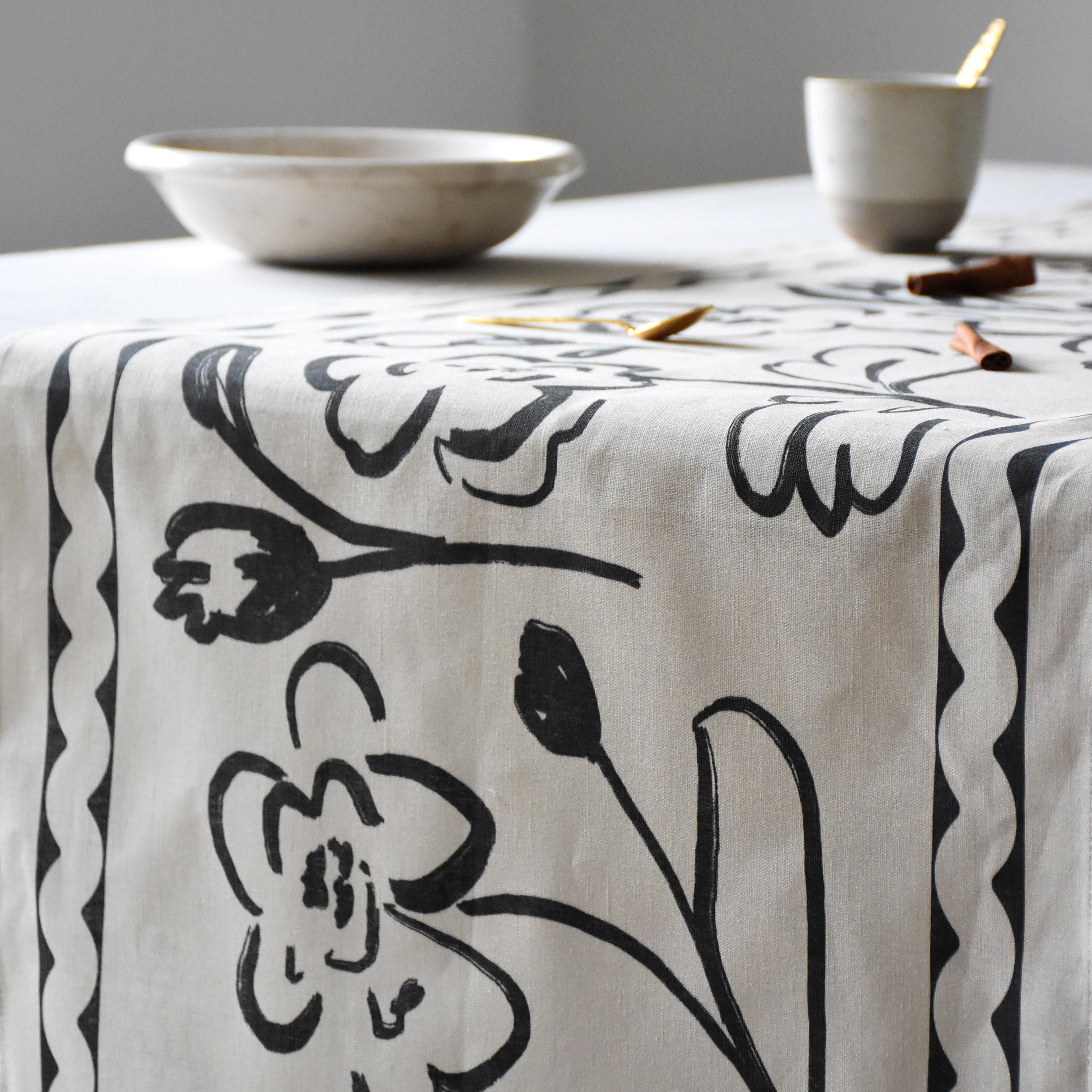 Table runner - Botanical brushstroke