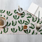 Table runner -Leaves