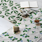 Table runner -Leaves