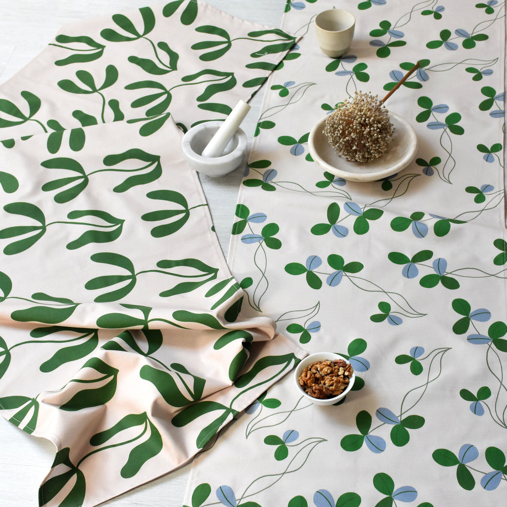 Table runner - Clover