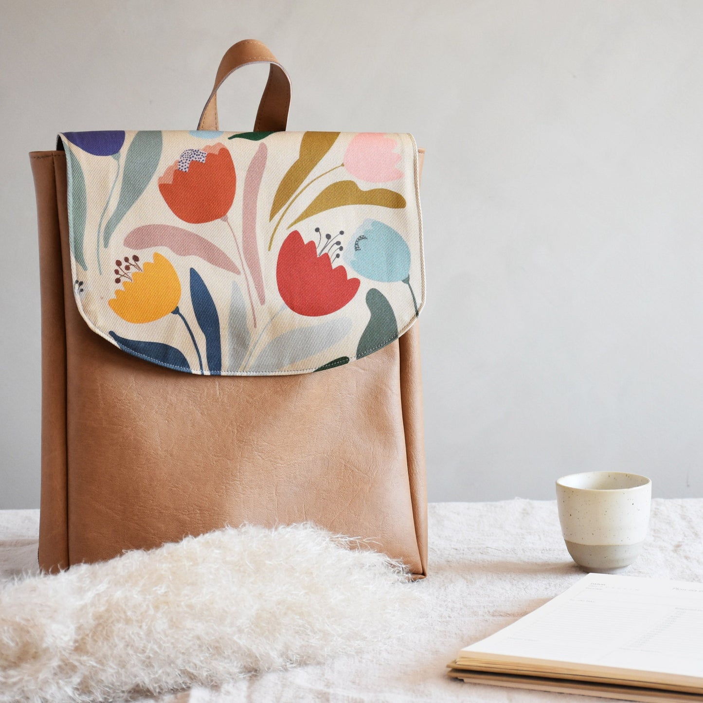 Mocca Backpack - Tulips