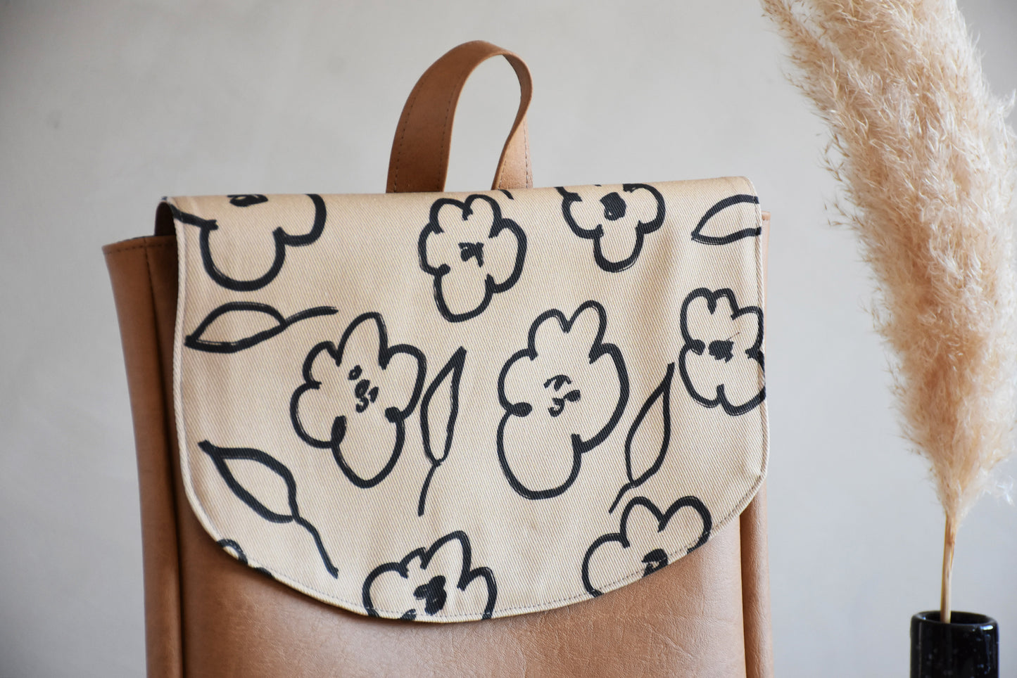 Mocca Backpack - Flowers