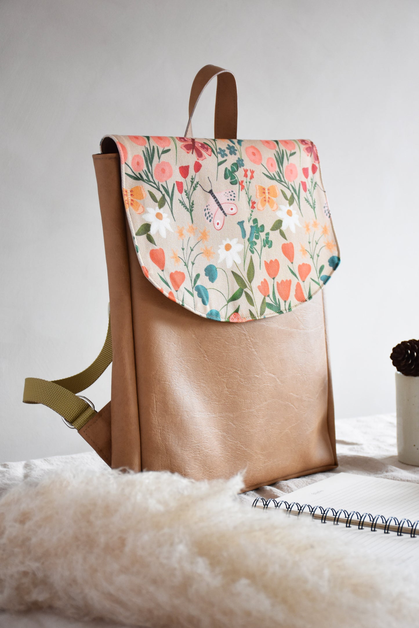 Mocca Backpack - Butterflies and flowers