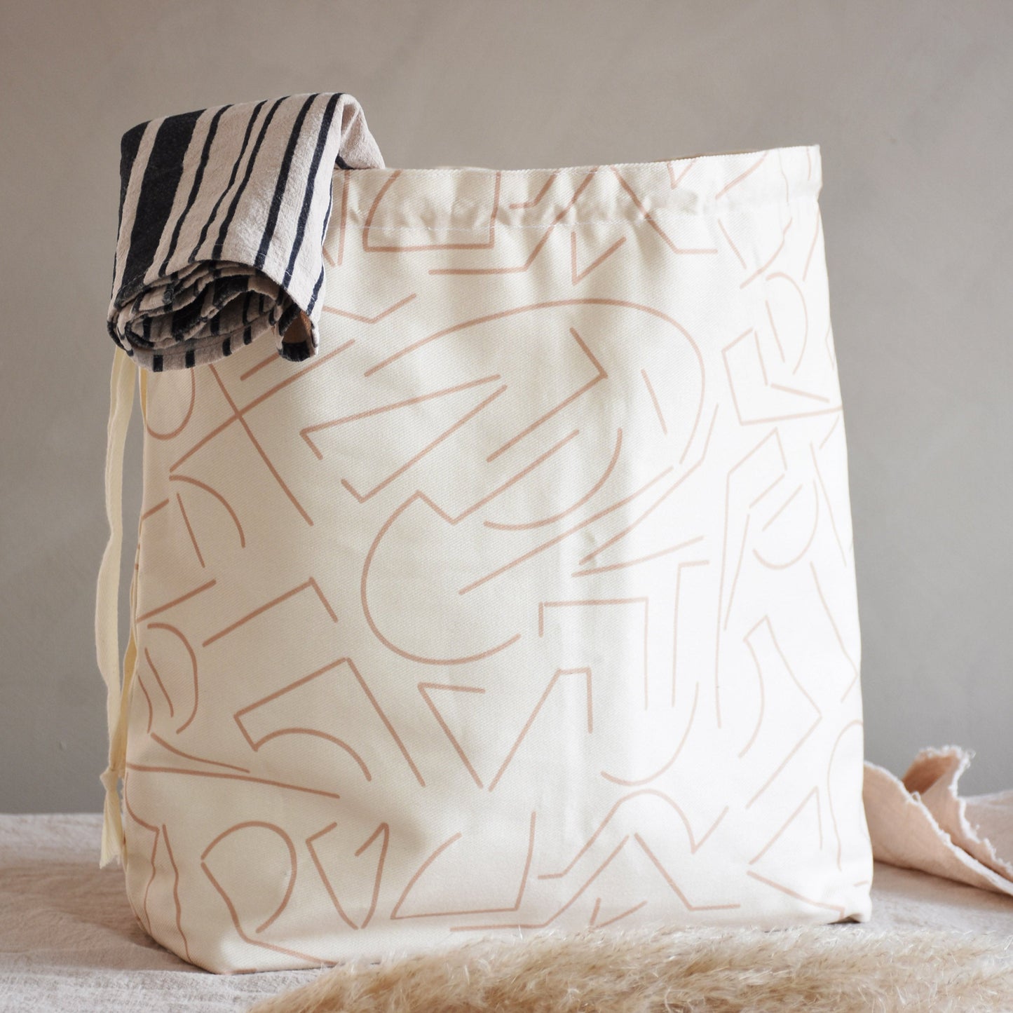 Large canvas storage basket - Lines